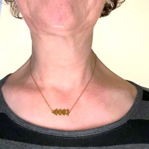 Lovely Gold Arrows Short Necklace, Great for Layering
